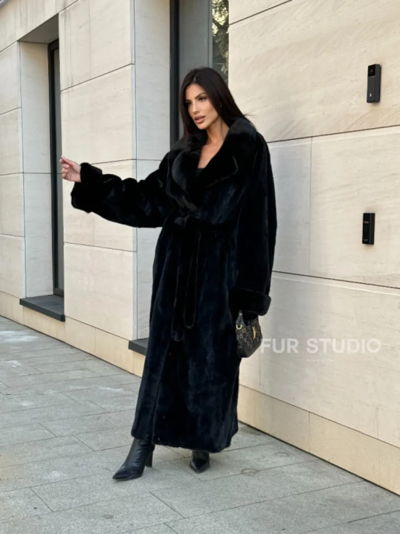 Длинная шуба кимоно Luxury Fashion из меха норки SAGA FURS - английский воротник
