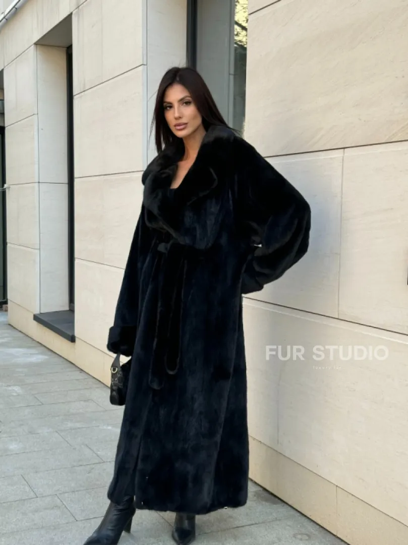 Длинная шуба кимоно Luxury Fashion из меха норки SAGA FURS - английский воротник