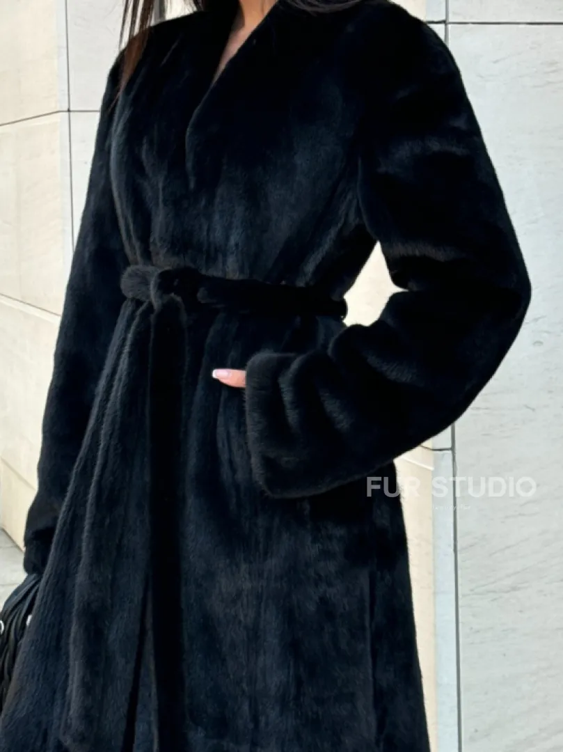 Шуба халат из аукционного меха норки, V-образный воротник с поясом - фото 1