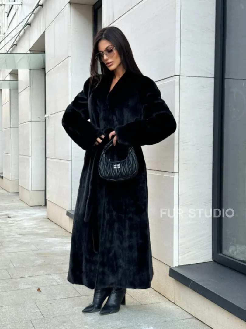 Шуба халат из аукционного меха норки, V-образный воротник с поясом - фото 8