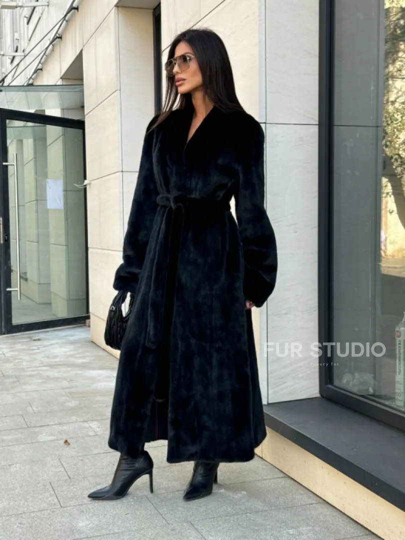 Шуба халат из аукционного меха норки, V-образный воротник с поясом - фото 5