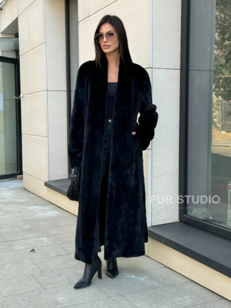 Шуба халат из аукционного меха норки, V-образный воротник с поясом - фото 9