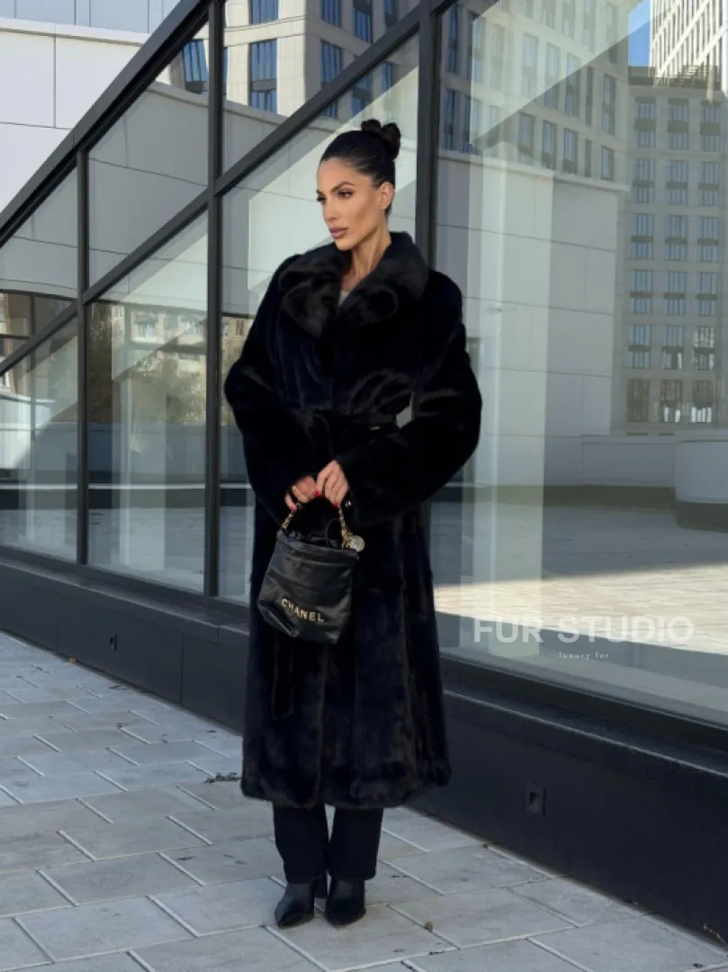 Классическая норковая шуба в финской норке Black с накладными карманами