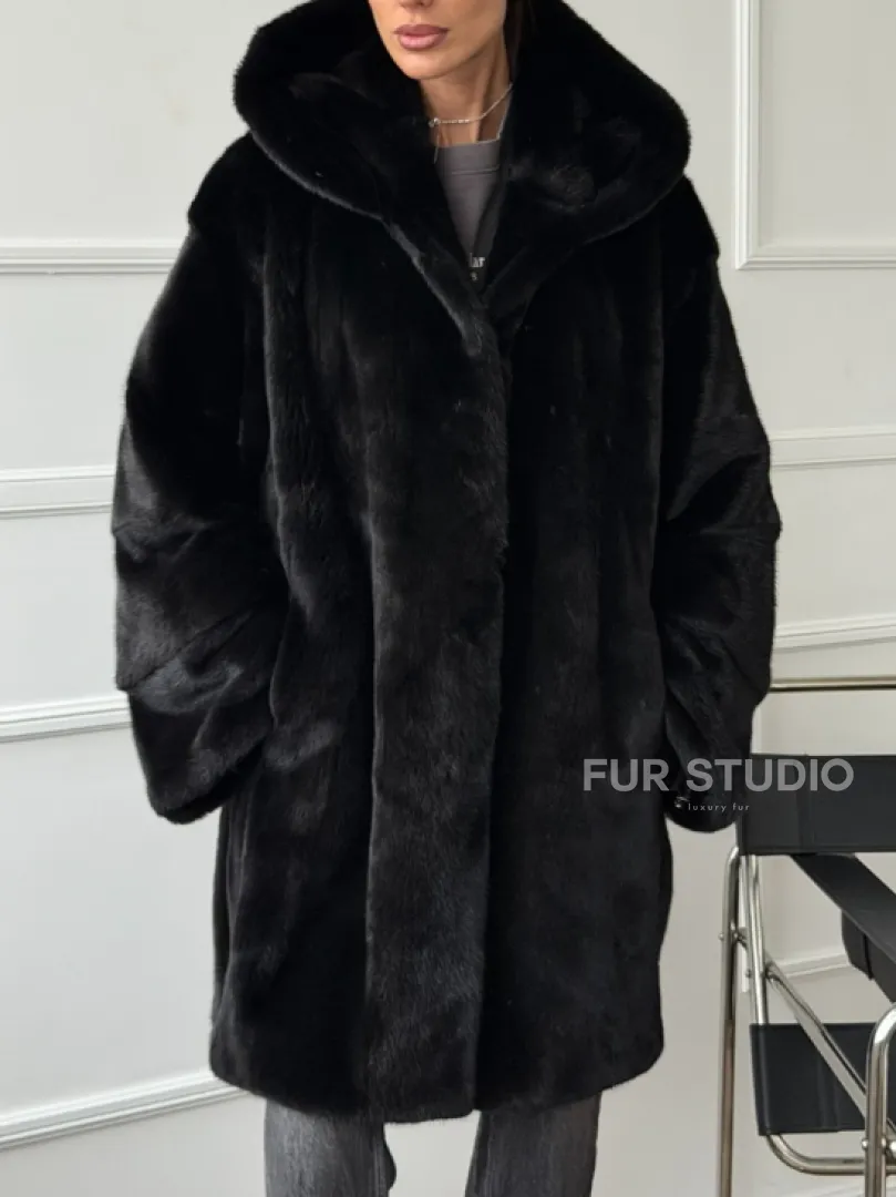 Шуба натуральная женская из норки Blackglama с капюшоном