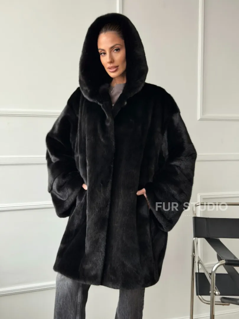 Шуба натуральная женская из норки Blackglama с капюшоном
