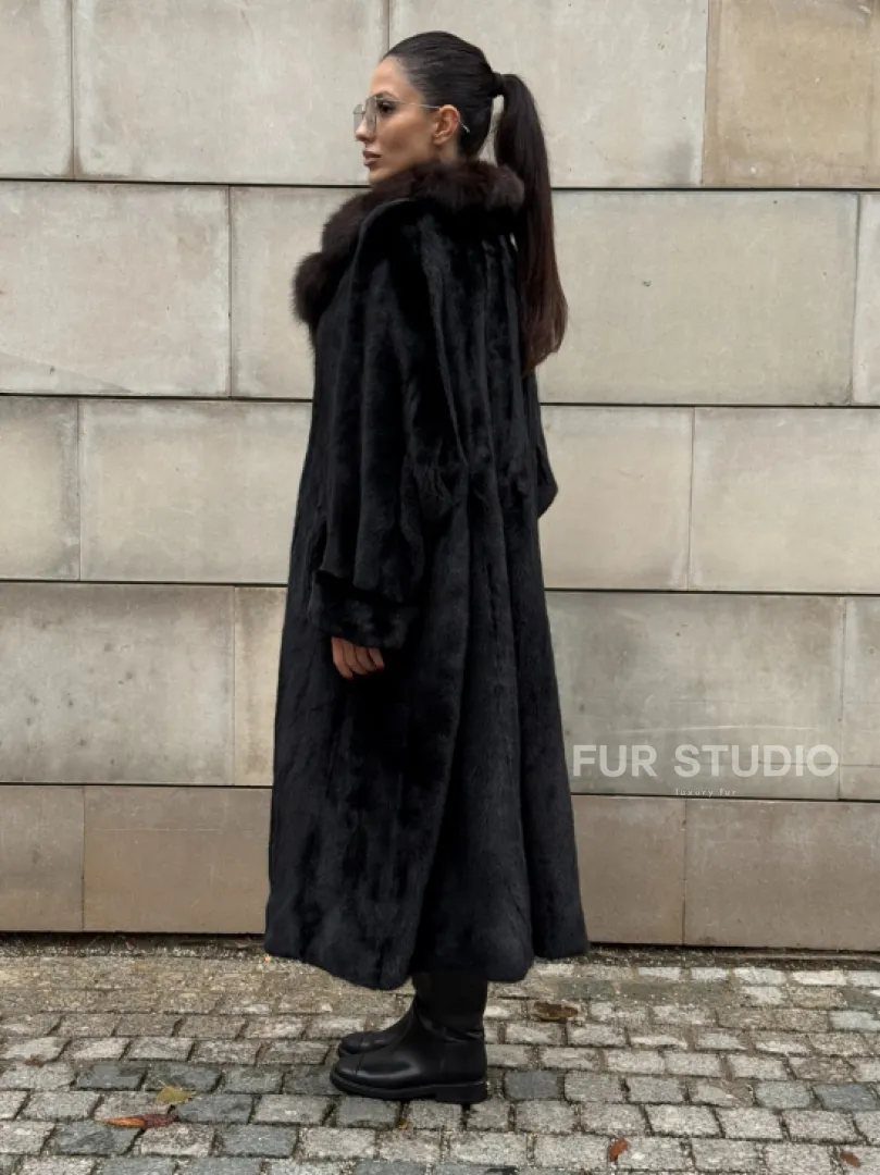 Манто New Elegance из норки Saga Furs с воротником из меха соболя