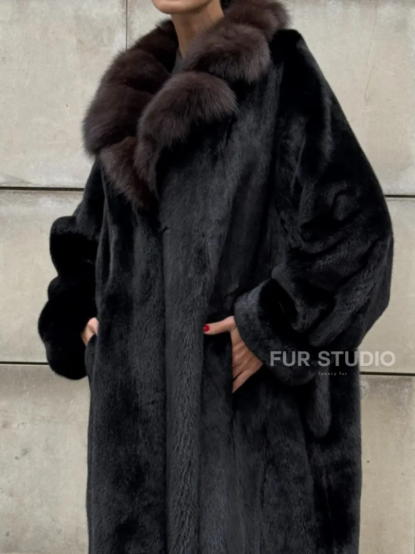 Манто New Elegance из норки Saga Furs с воротником из меха соболя