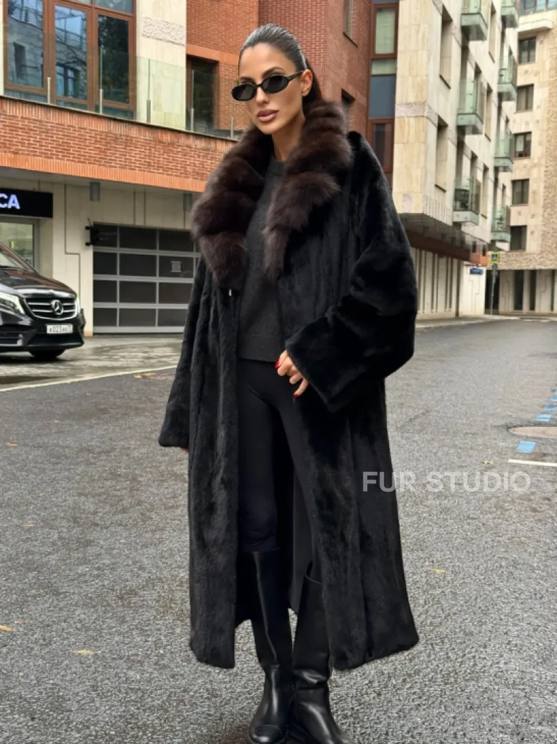 Манто New Elegance из норки Saga Furs с воротником из меха соболя