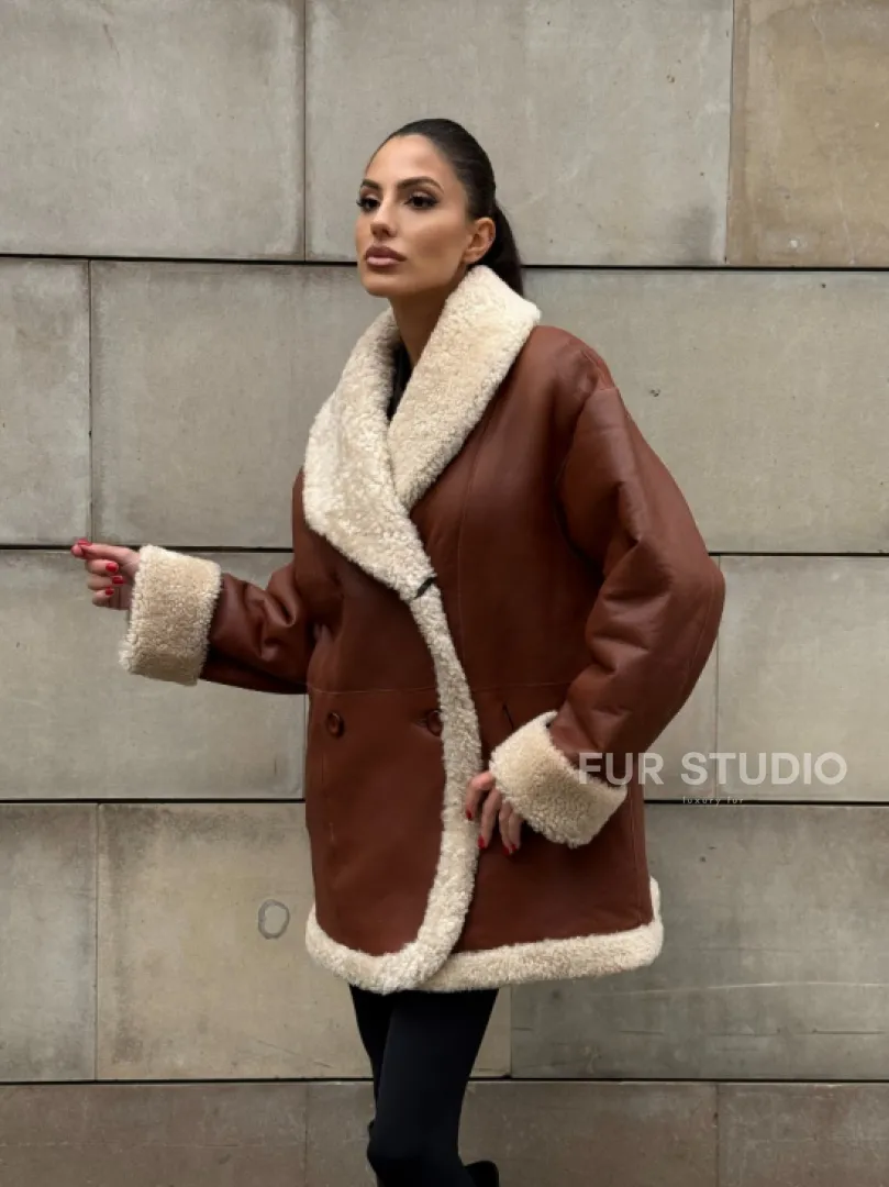 Двусторонняя женская дубленка из натуральной кожи с воротником шаль, на пуговицах - фото 14