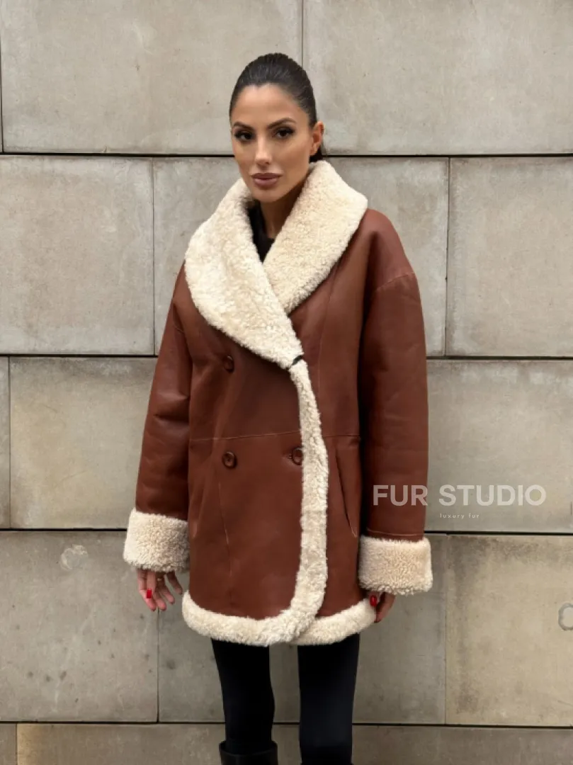Двусторонняя женская дубленка из натуральной кожи с воротником шаль, на пуговицах - фото 12