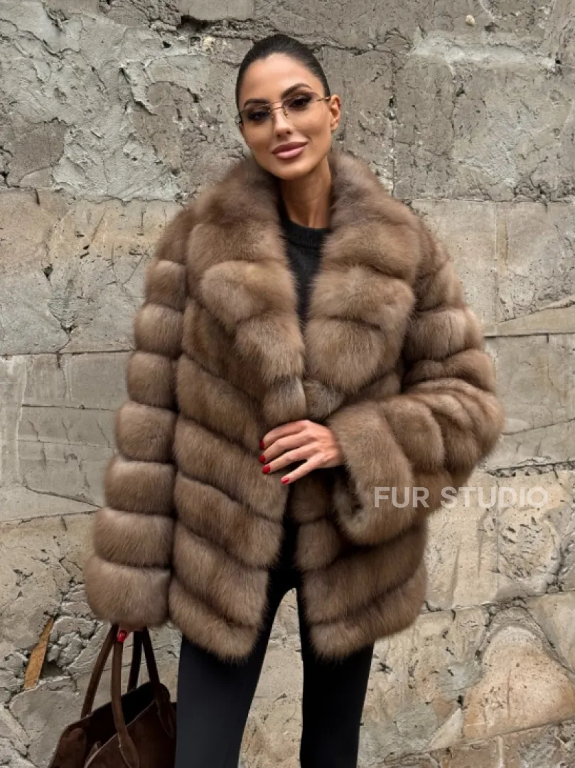 Полушубок из меха куницы пастель английский воротник