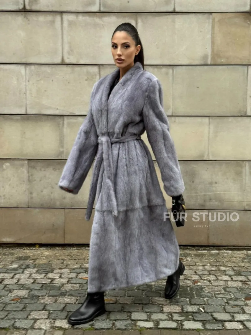 Шуба из голубой скандинавской норки без воротника с поясом “Fashion trend 2024-2025“ - фото 0