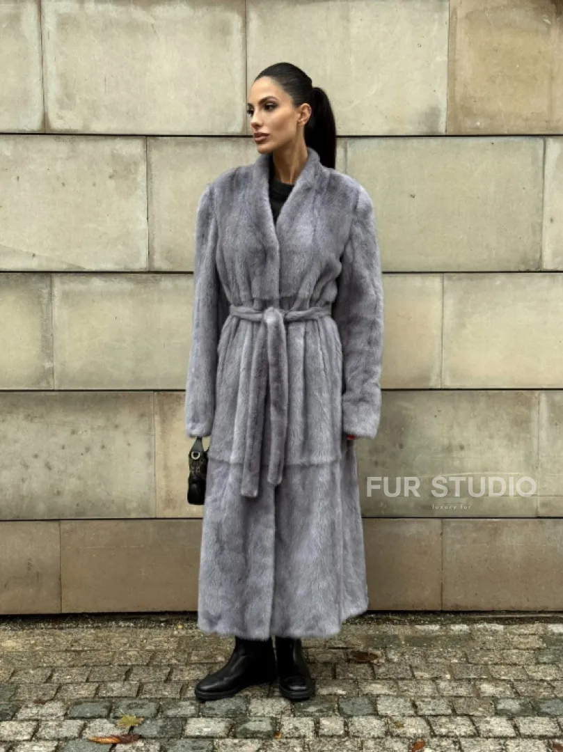 Шуба из голубой скандинавской норки без воротника с поясом “Fashion trend 2024-2025“ - фото 10