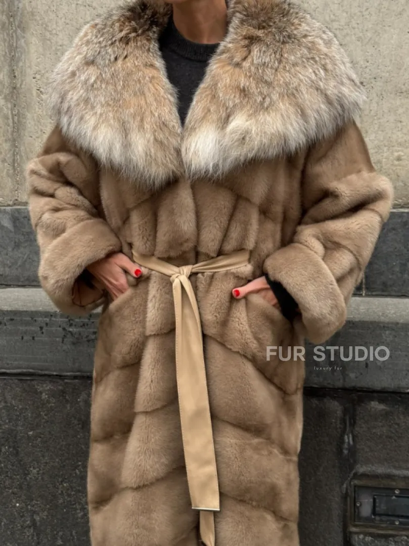 Длинная шуба кимоно из норки Pastel с капюшоном из меха рыси - фото 5