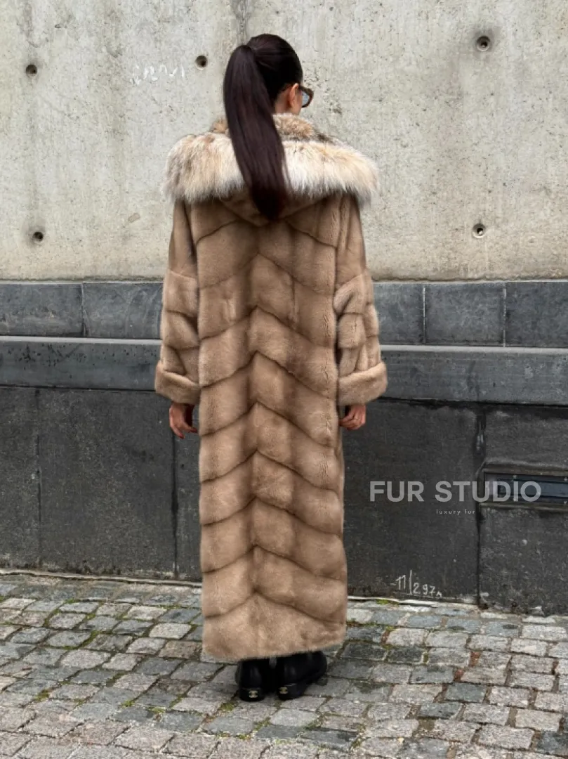 Длинная шуба кимоно из норки Pastel с капюшоном из меха рыси - фото 11