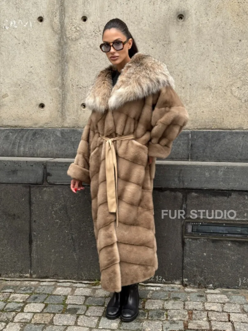 Длинная шуба кимоно из норки Pastel с капюшоном из меха рыси - фото 14