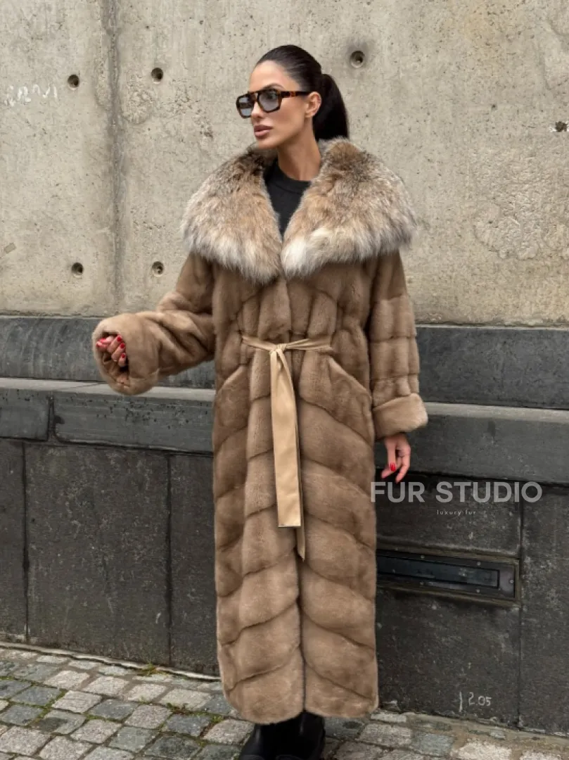 Длинная шуба кимоно из норки Pastel с капюшоном из меха рыси - фото 12