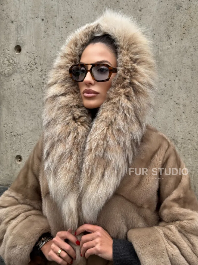 Длинная шуба кимоно из норки Pastel с капюшоном из меха рыси - фото 9