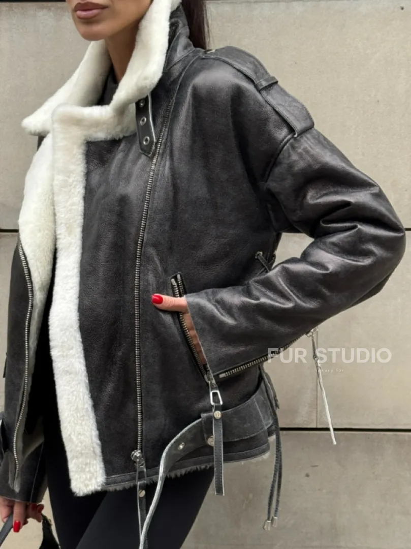 Коротка женская дубленка Vintage Grey из белой овчины мериноса, боковой шнуровкой и накладной пояс - фото 1