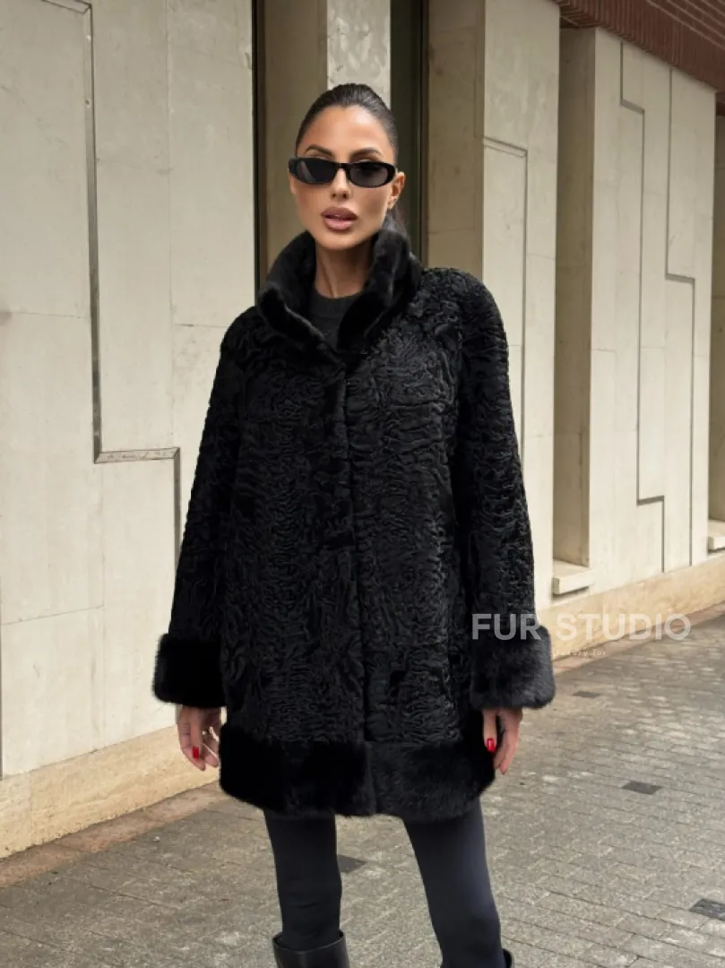Черное полупальто из меха каракульчи, стойка воротник и манжет из норки - фото 12
