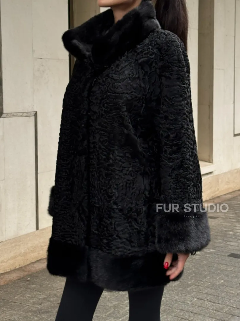 Черное полупальто из меха каракульчи, стойка воротник и манжет из норки - фото 5
