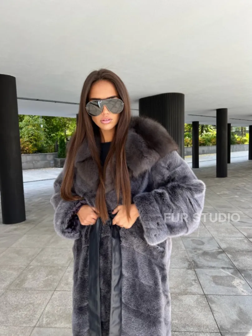 Шуба из аукционной норки с капюшоном куница цвет графит-хамелеон - фото 1