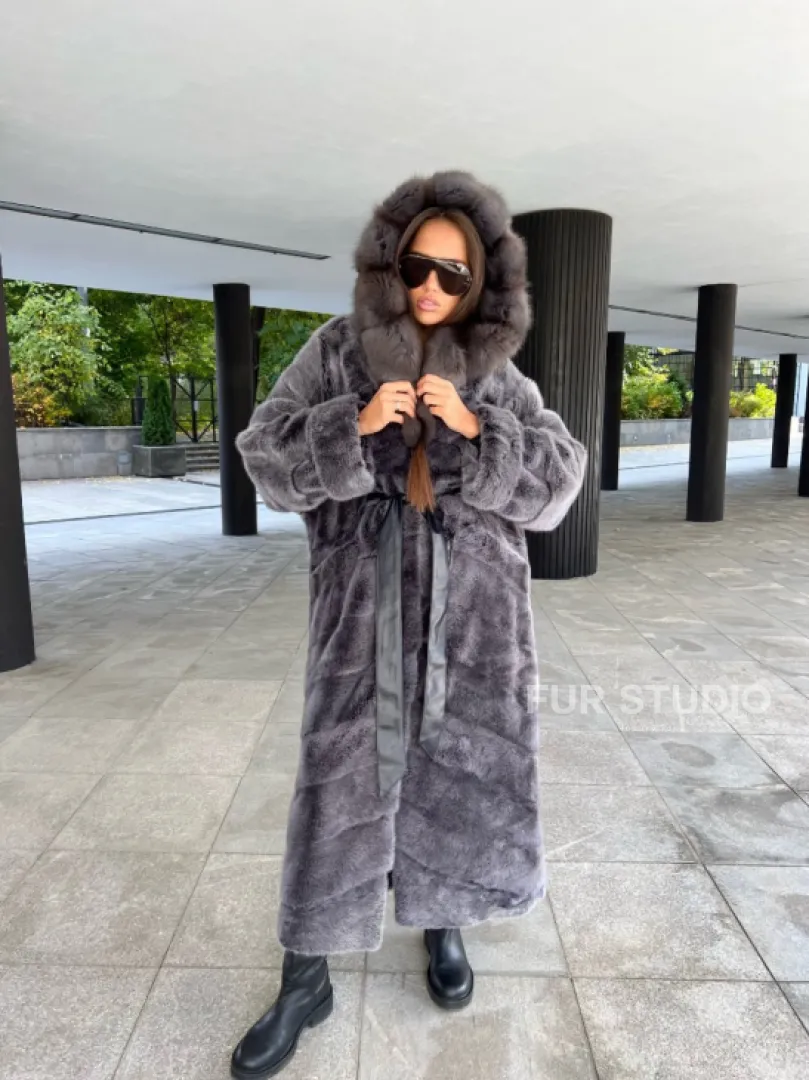 Шуба из аукционной норки с капюшоном куница цвет графит-хамелеон - фото 3