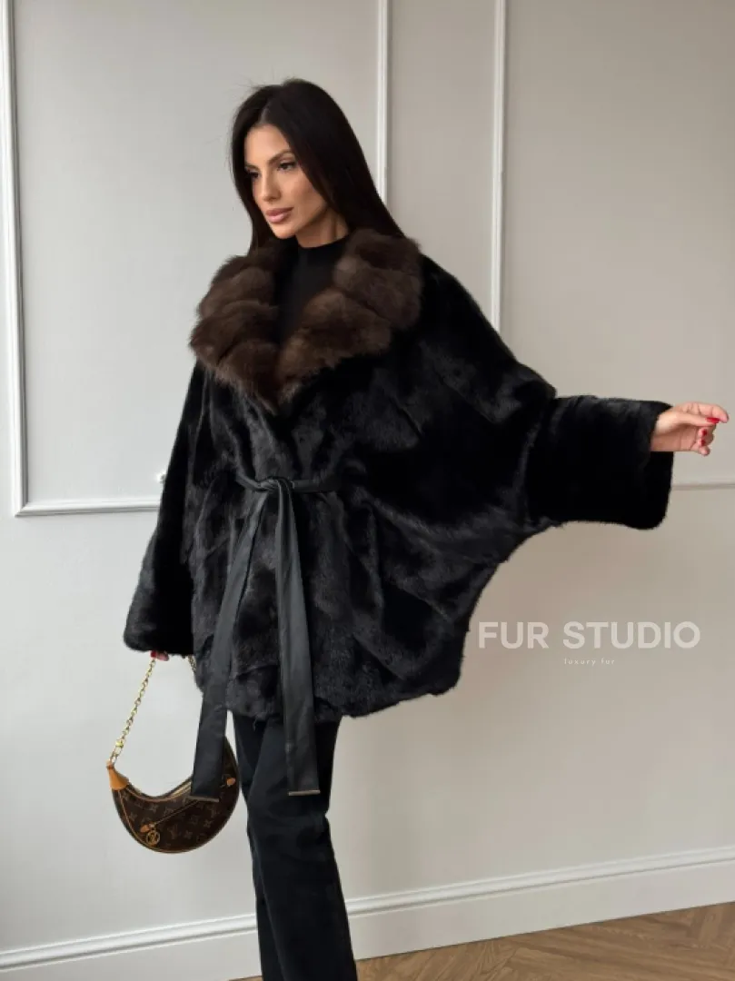 Летучая мышь из норки Black с воротником из меха куницы