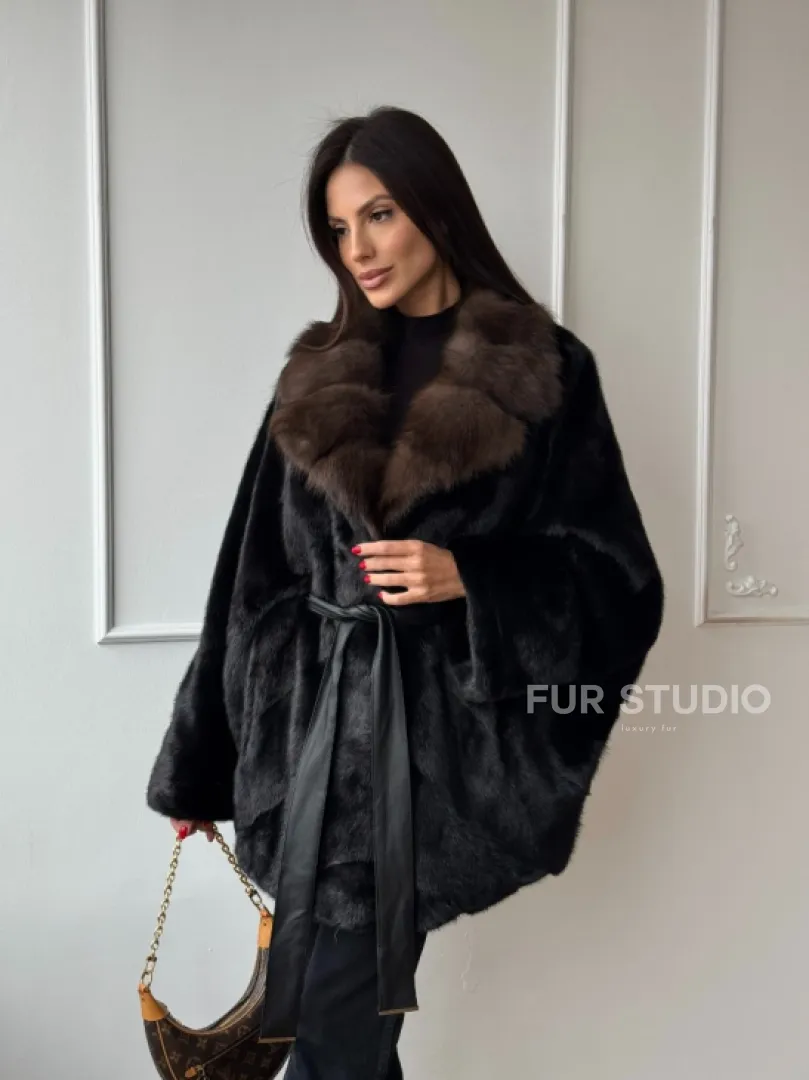 Летучая мышь из норки Black с воротником из меха куницы