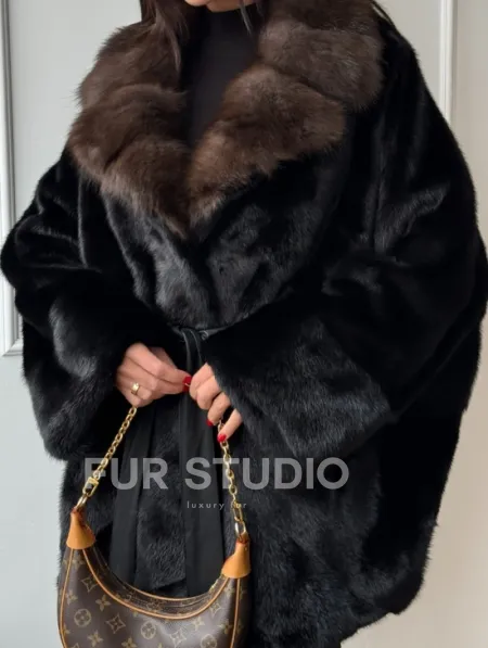 Полушубок из норки Black с воротником из меха темной куницы - фото 2