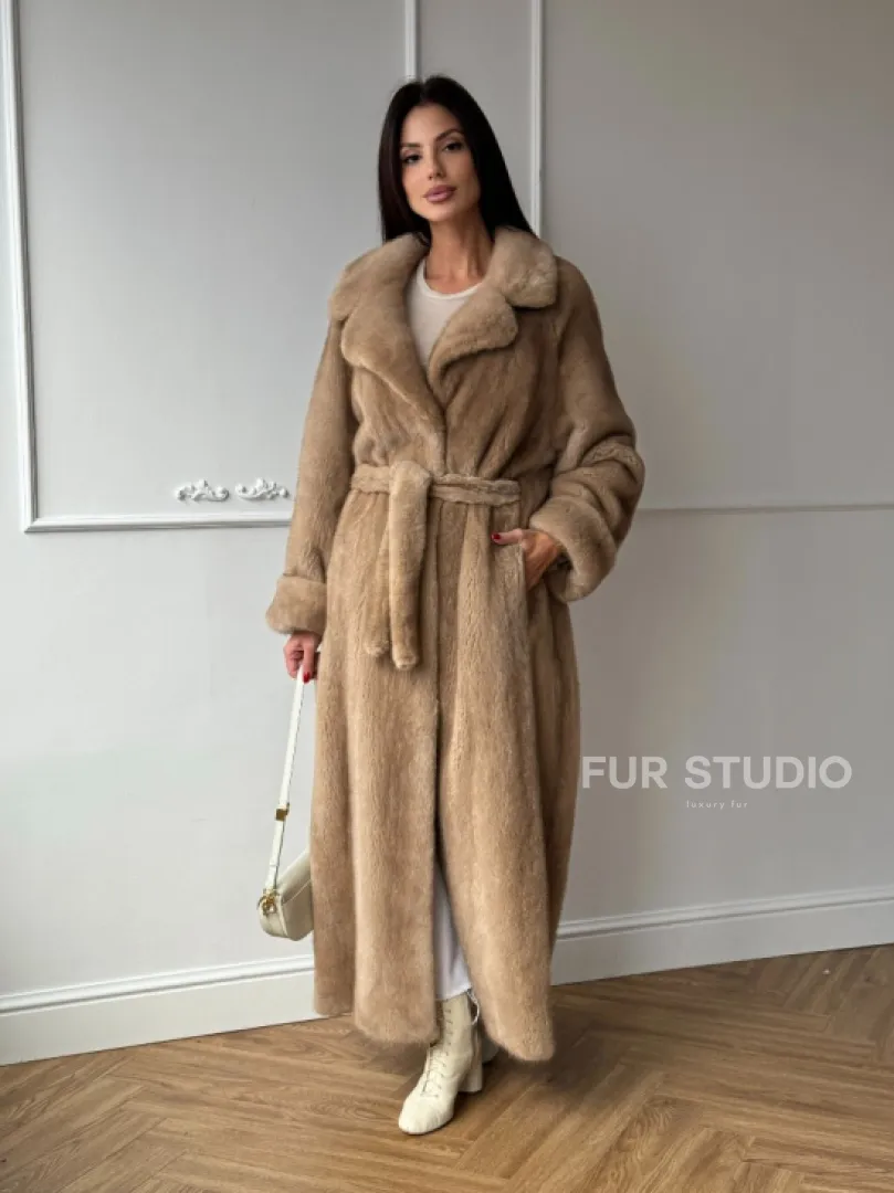 Длинная модная шуба кимоно из меха скандинавской норки со шлицей - фото 0