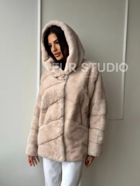 Меховая куртка - шуба из меха норки с капюшоном в цвете пудра - фото 7