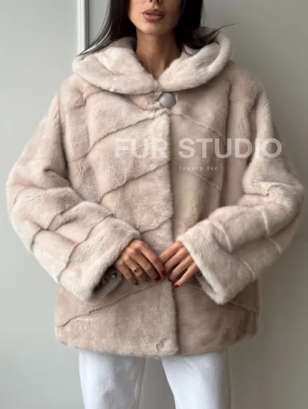 Меховая куртка - шуба из меха норки с капюшоном в цвете пудра - фото 3