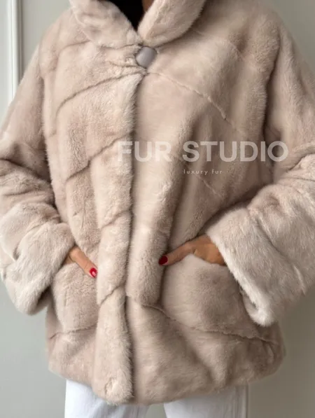 Меховая куртка - шуба из меха норки с капюшоном в цвете пудра - фото 1