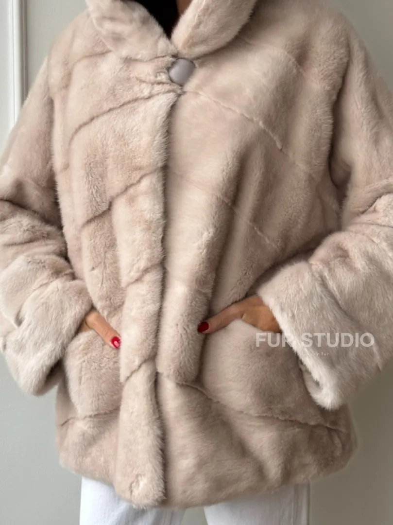 Меховая куртка - шуба из меха норки с капюшоном в цвете пудра - фото 1