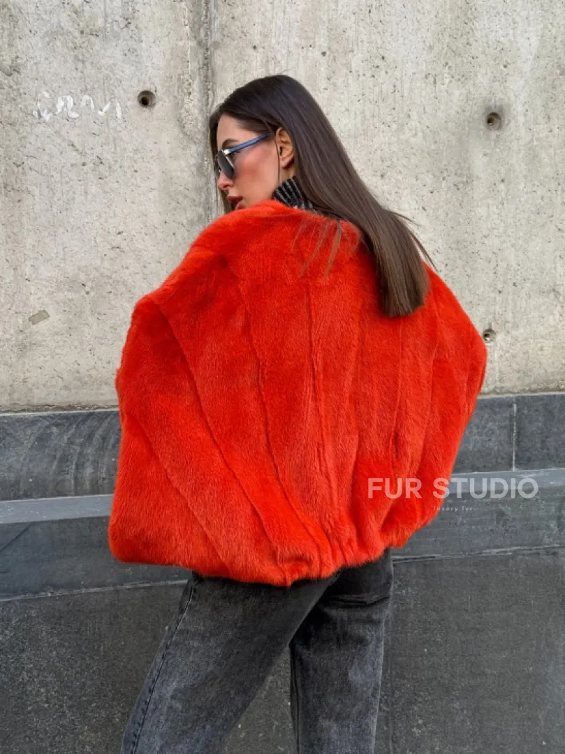 Красное меховое манто из норки, модель «Летучая мышь» с V - образной горловиной, без воротника - фото 7