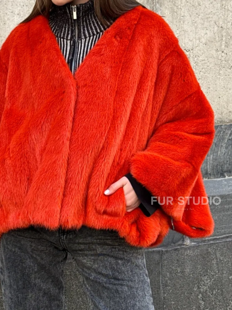 Красное меховое манто из норки, модель «Летучая мышь» с V - образной горловиной, без воротника - фото 1