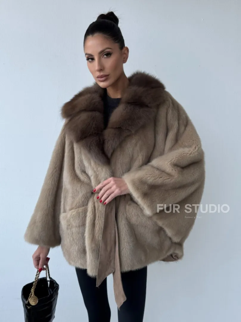 Зимнее пончо из меха норки Pastel с воротником из куницы - фото 6