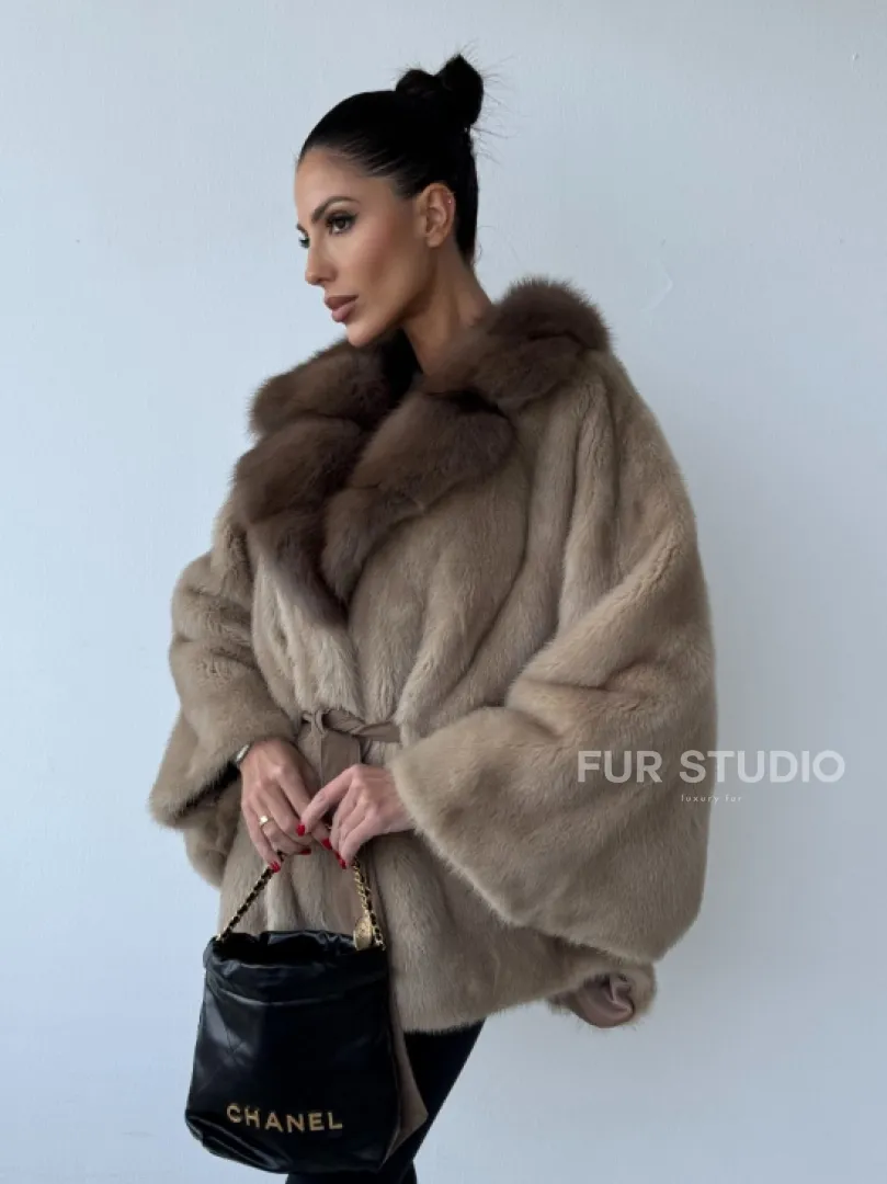 Зимнее пончо из меха норки Pastel с воротником из куницы - фото 5
