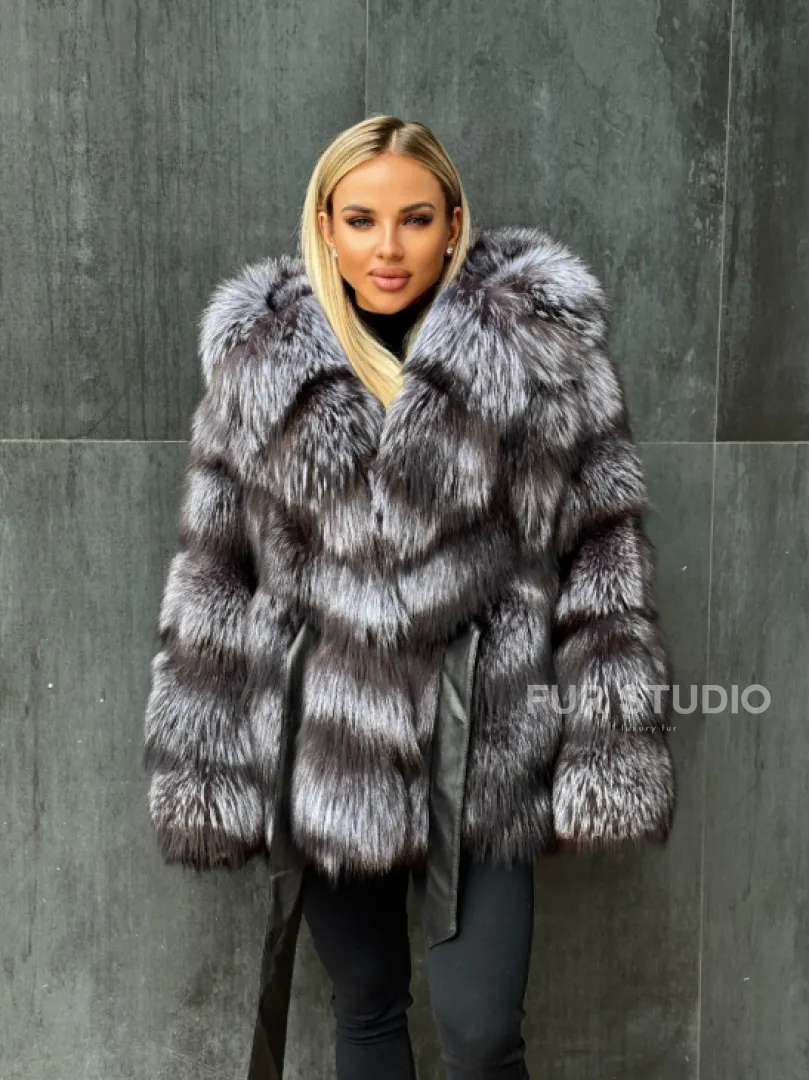 Шуба натуральная из чернобурки с капюшоном - фото 16