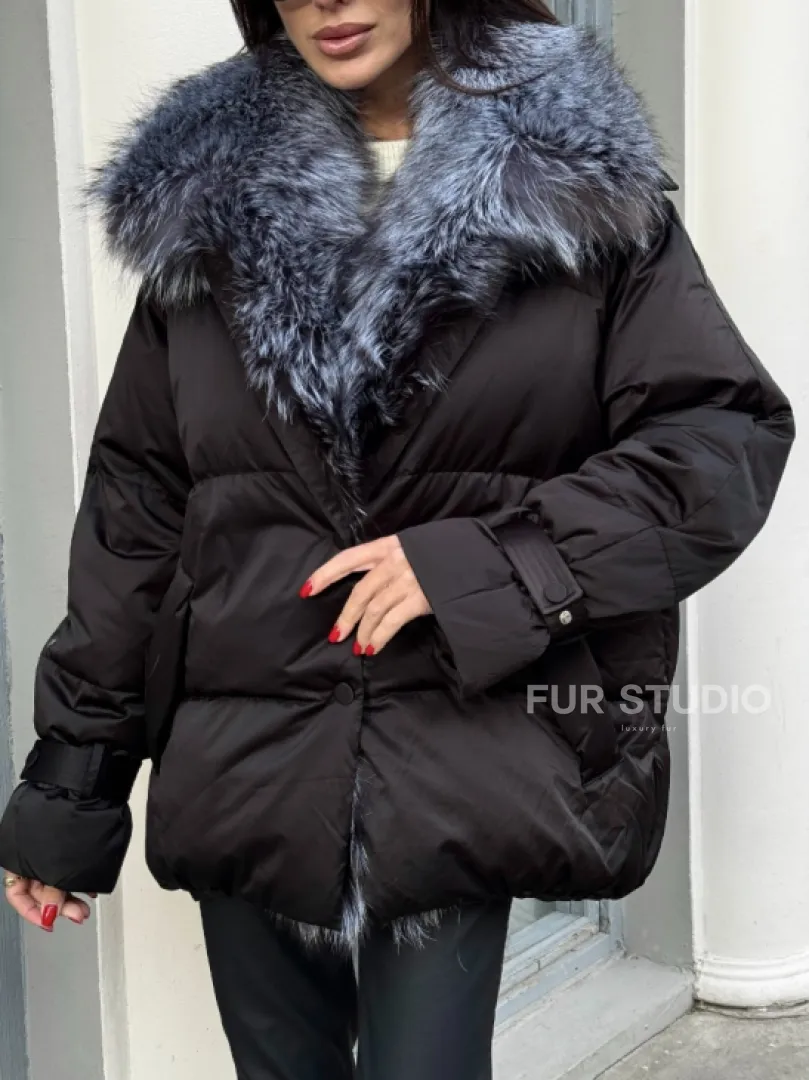 Модный пуховик в стиле Oversize с натуральным мехом чернобурки