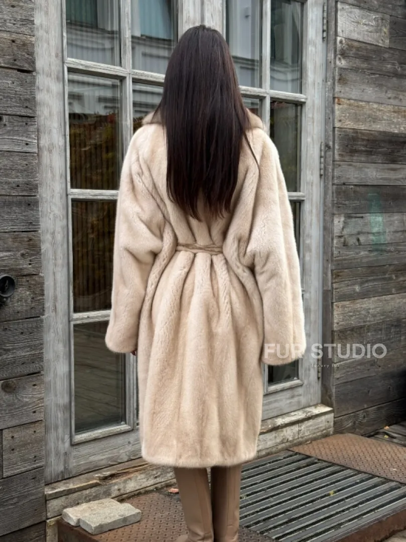Шуба LUXURY кимоно из норки IVORY с английским воротником из меха куницы
