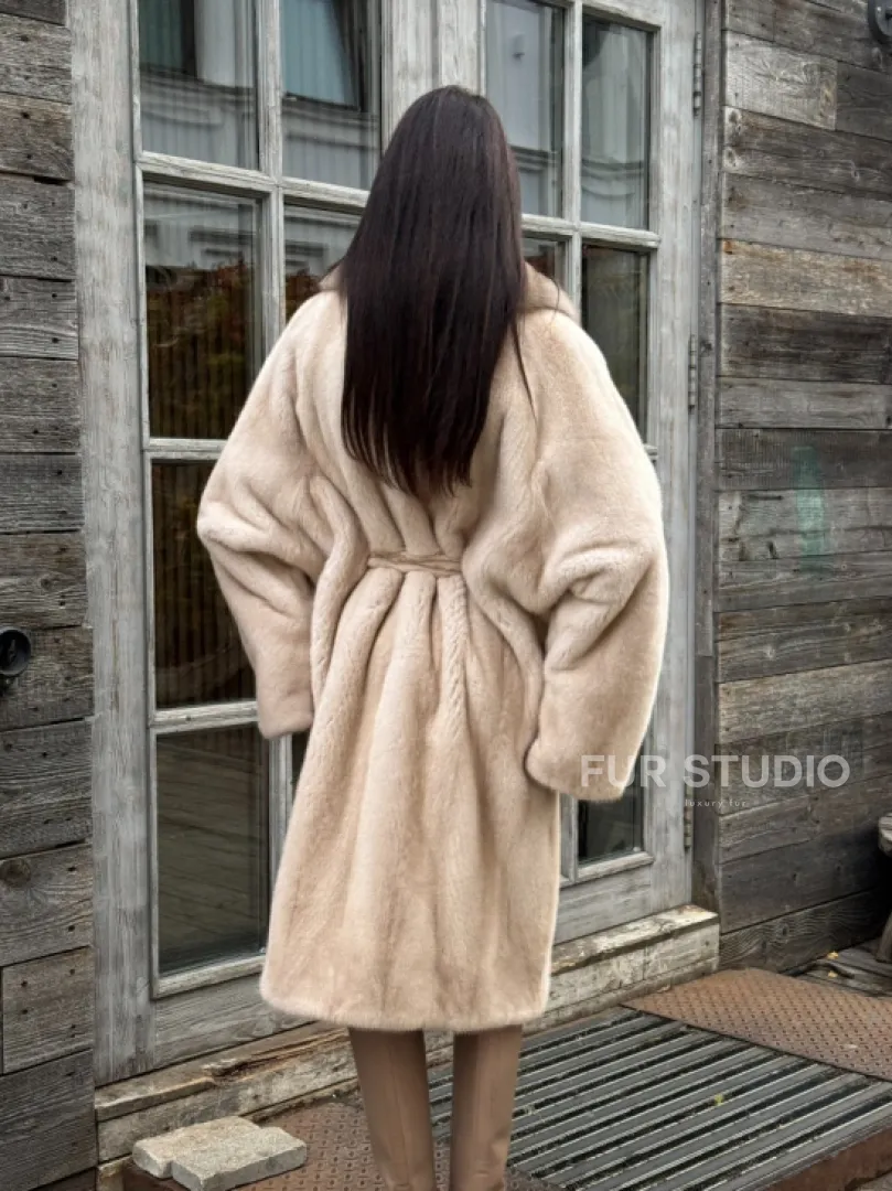 Шуба LUXURY кимоно из норки IVORY с английским воротником из меха куницы