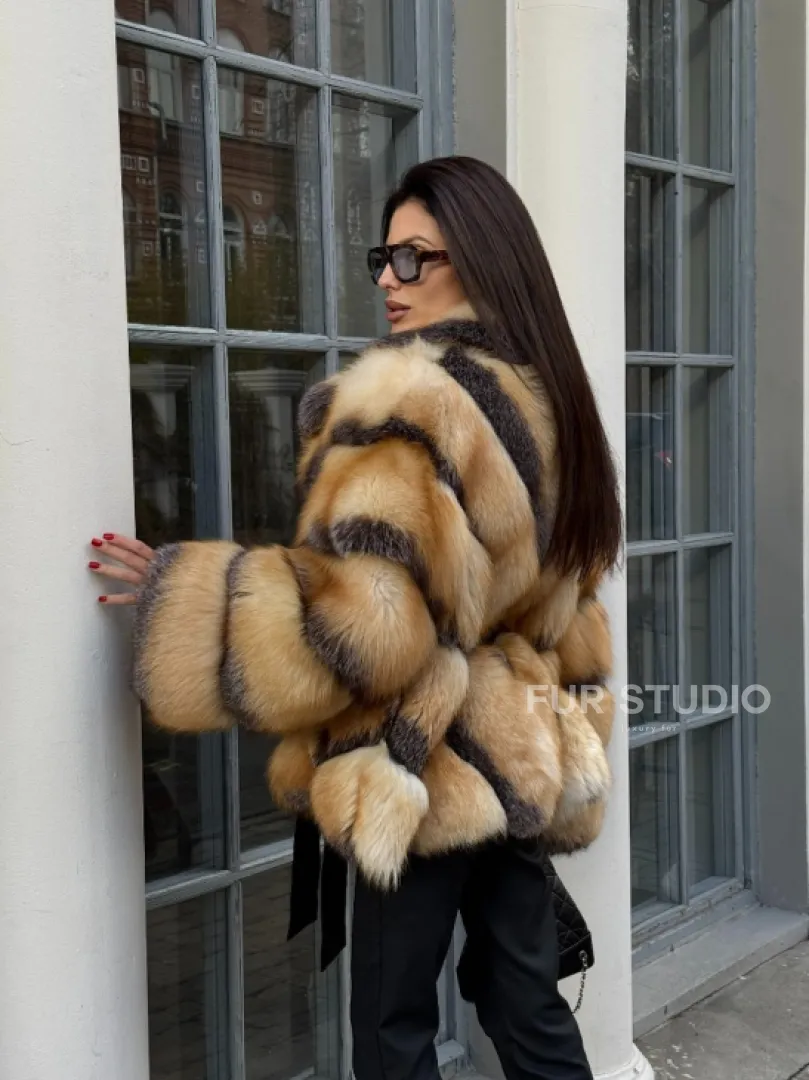 Шуба из меха лисы Golden-grey fox с английским воротником, с поясом - фото 12