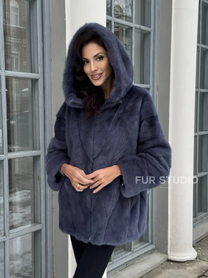 Меховая курточка - бомбер из аукционной норки с капюшоном