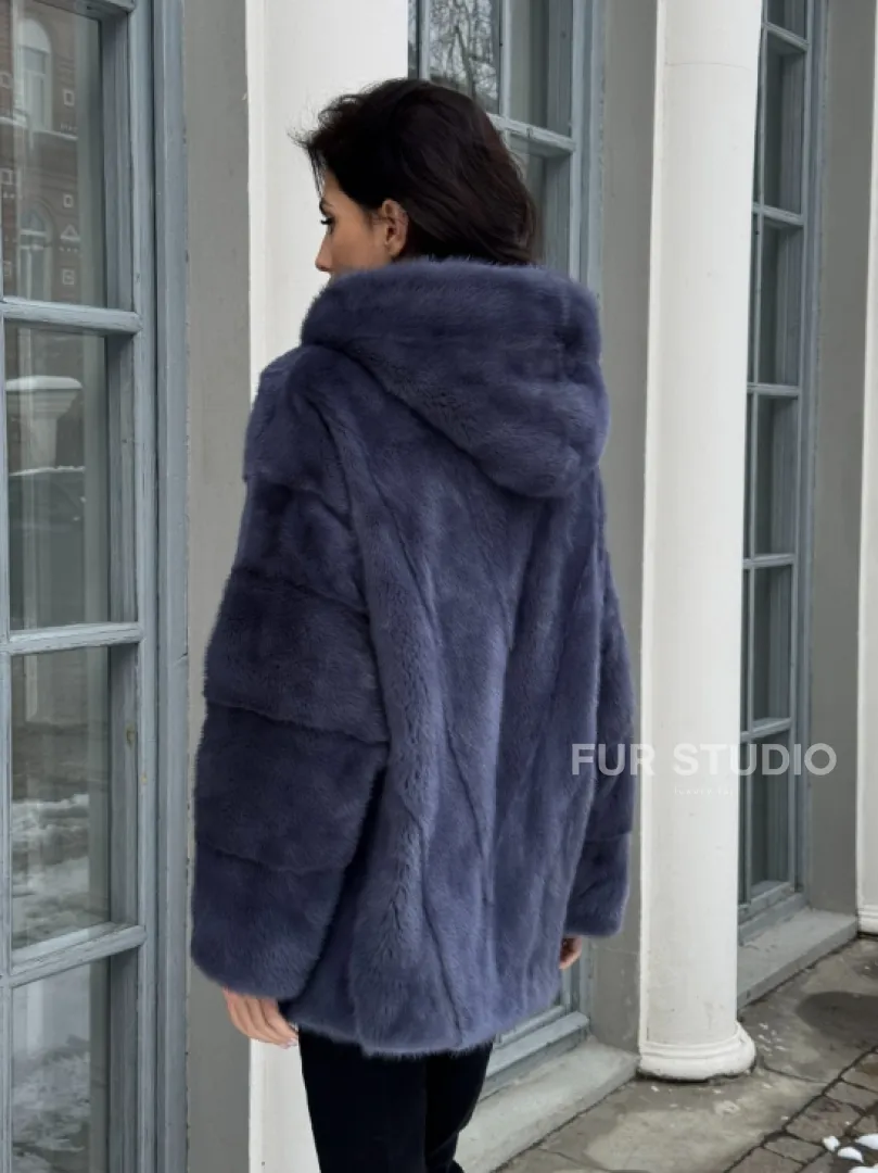 Меховая курточка - бомбер из аукционной норки с капюшоном