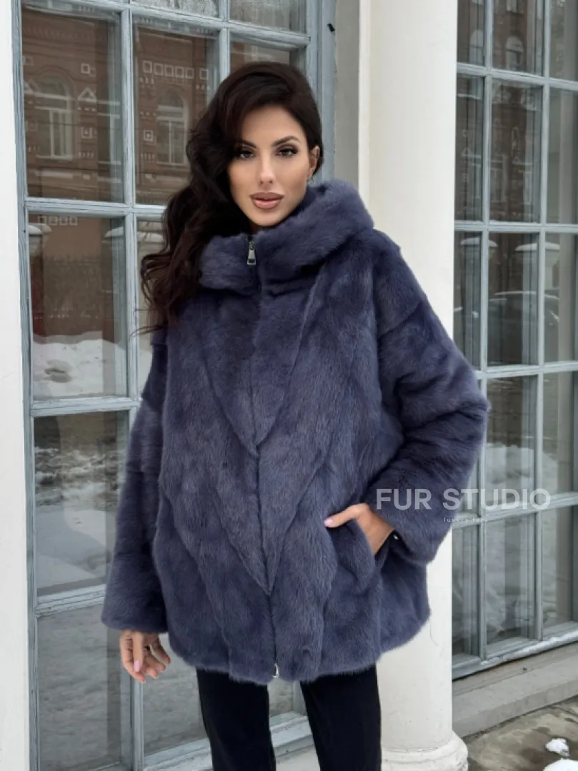 Меховая курточка - бомбер из аукционной норки с капюшоном