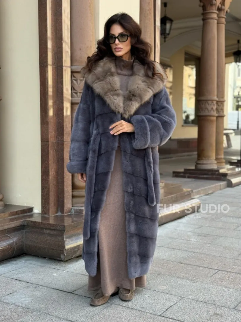 Удлиненная женская норковая шуба паркет с капюшоном из меха куница - фото 6