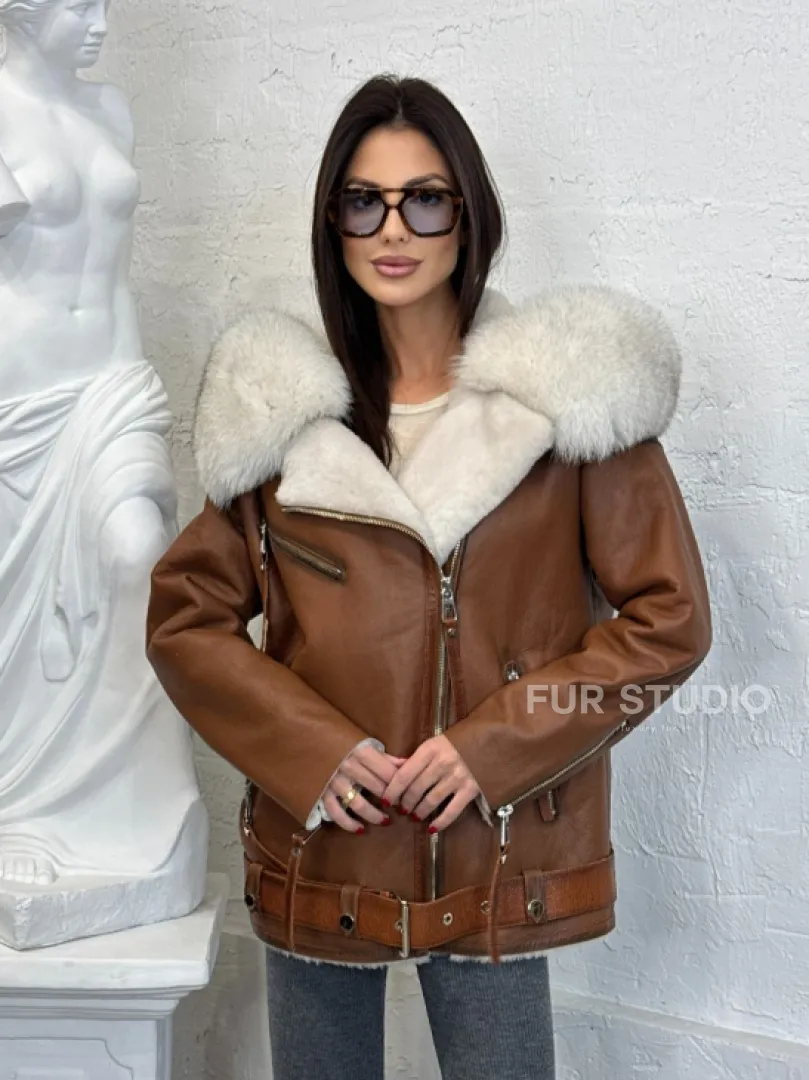 Дубленка - куртка женская из натуральной овчины с капюшоном из меха финского песца - фото 0