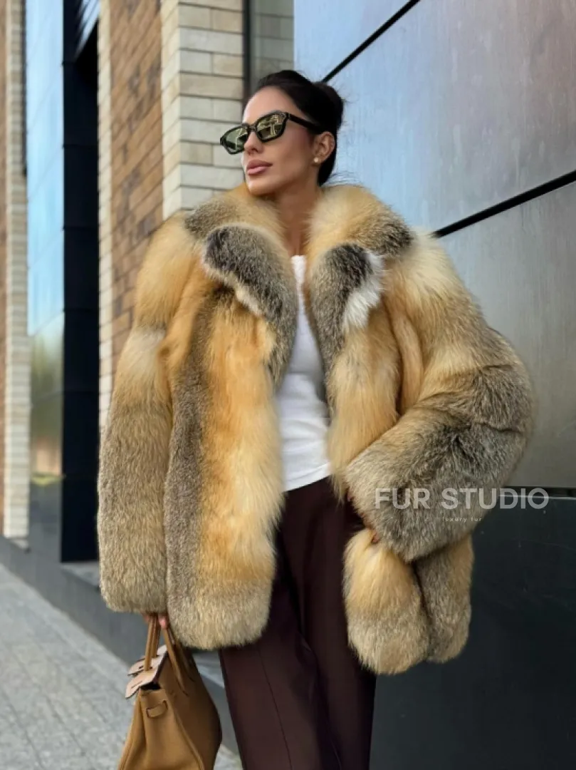 Золотистая шуба из натурального меха лисы цельные пластины - фото 8